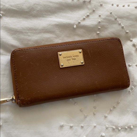 Michael Kors Wallet - Picture 1 of 5